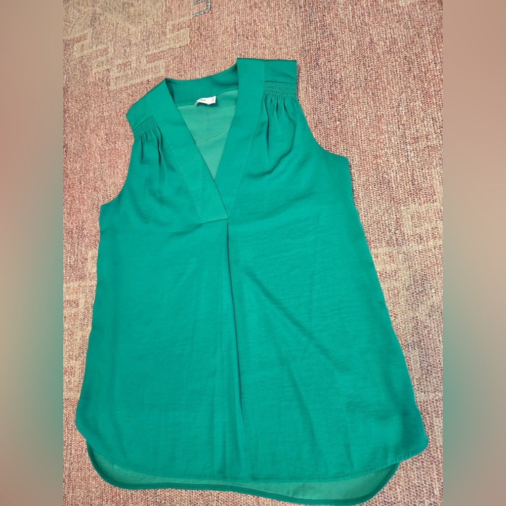 Vince v neck satin green Sleeveless womens soft S/petite